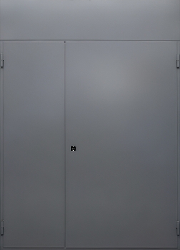 Полуторастворчатая металлическая дверь с глухой фрамугой и серым полимерным покрытием Полуторастворчатая металлическая дверь с глухой фрамугой и серым полимерным покрытием