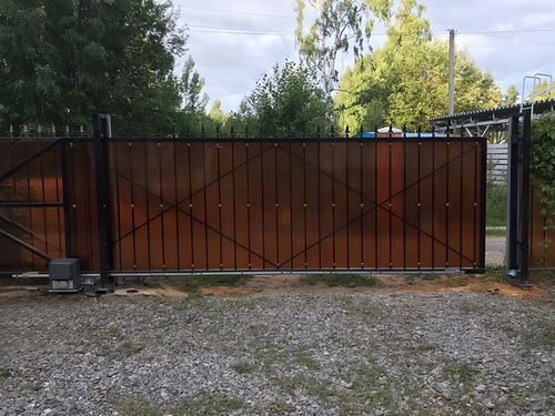 Откатные ворота с поликарбонатом Откатные ворота с поликарбонатом